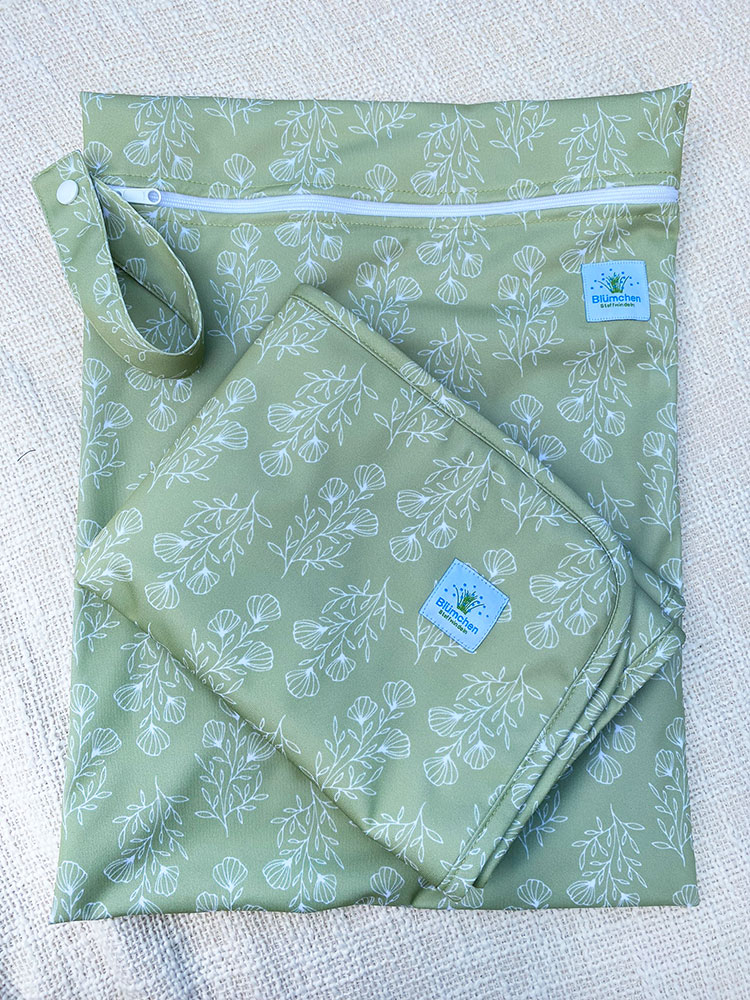 Blümchen Windelsack/ Wetbag PUL mit Zip FLORAL green (Made in Turkey)