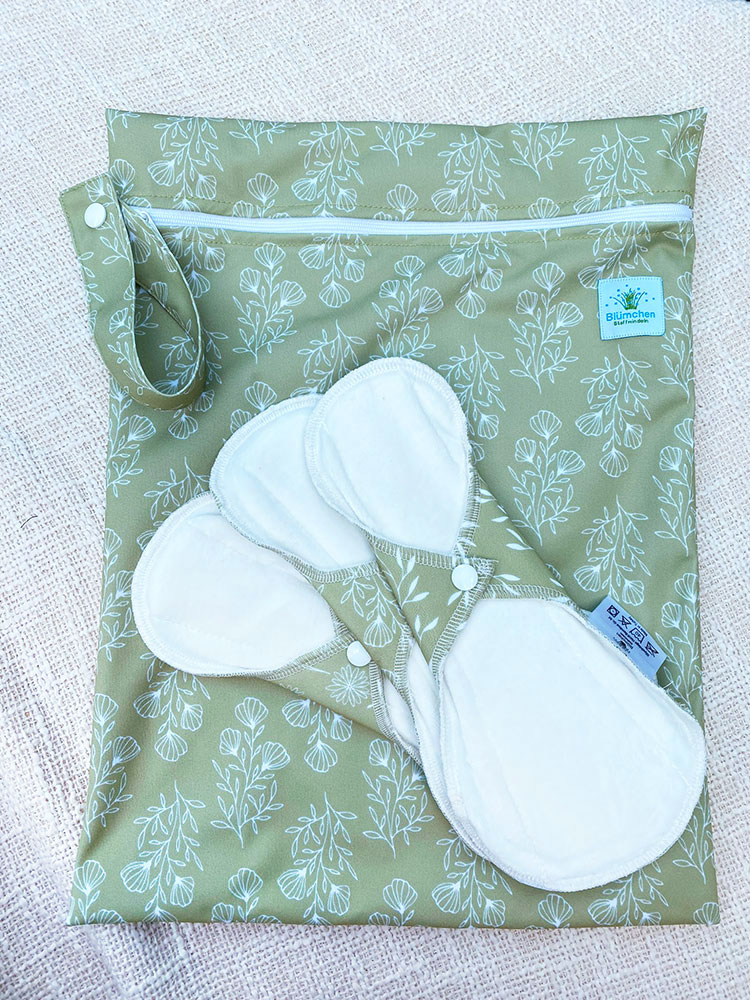 Blümchen Windelsack/ Wetbag PUL mit Zip FLORAL green (Made in Turkey)