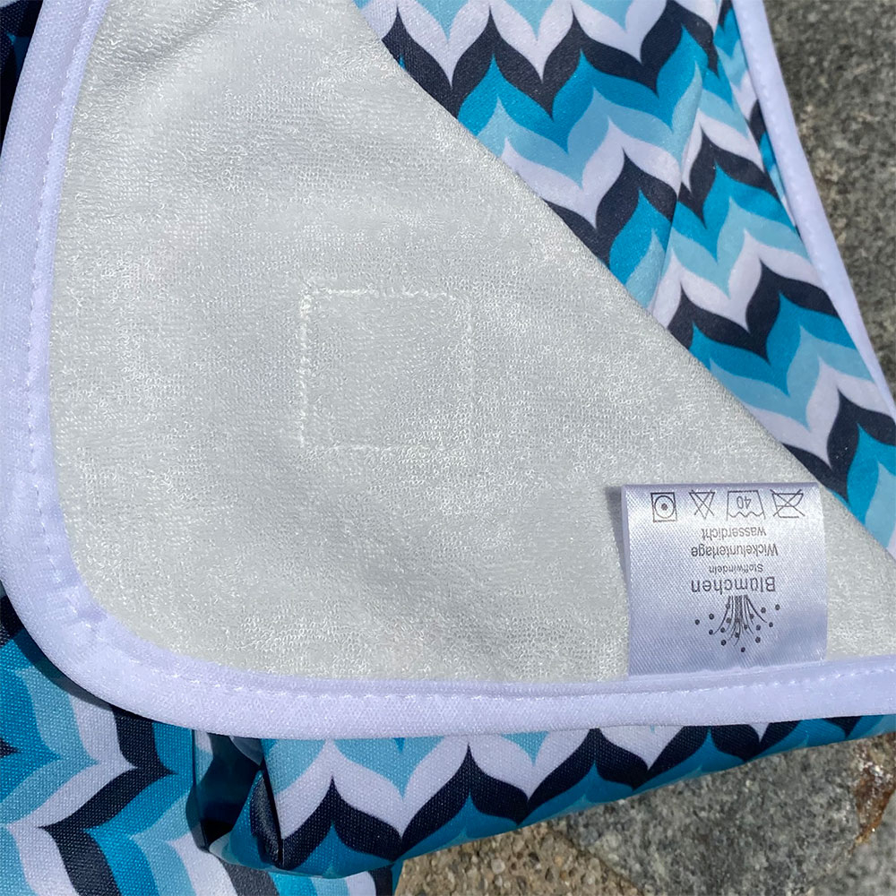 Blümchen Geschenkset Wickelunterlage Wetbag PUL mit Zip WAVE