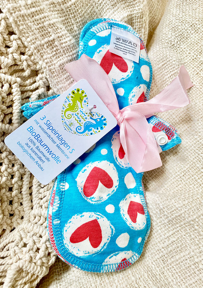 Blümchen wasserdichte Slipeinlage Butterfly Pads 3er BioBaumwolle blau